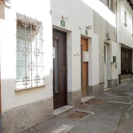 Arto Castle View Appartement *