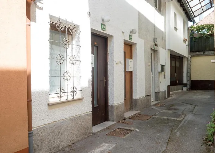 Arto Castle View Apartma *